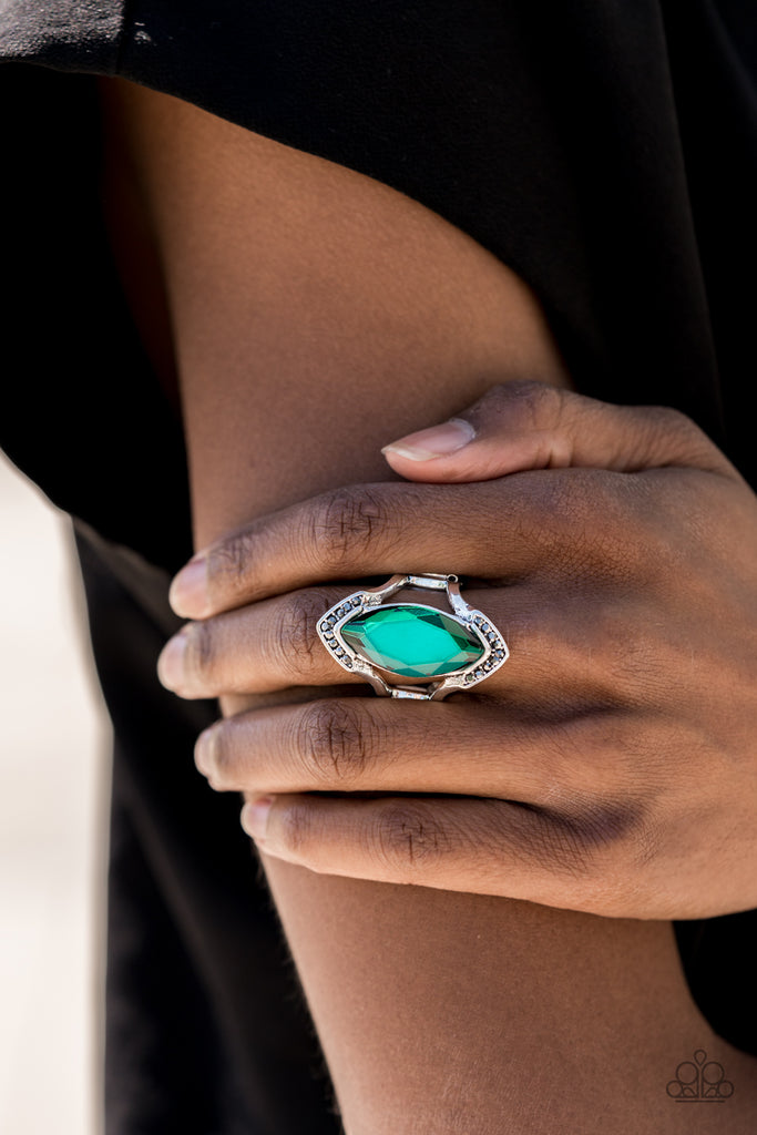 Leading Luster - Green Ring - Convention Exclusive - Paparazzi