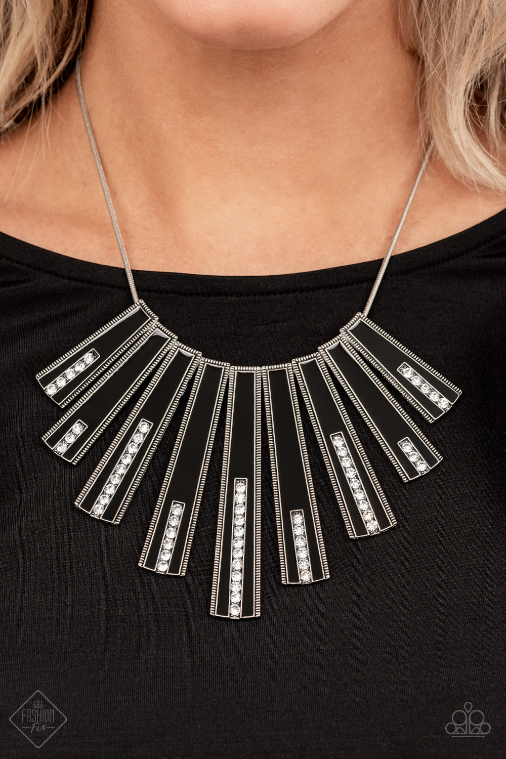 Black fashion store jewelry necklace