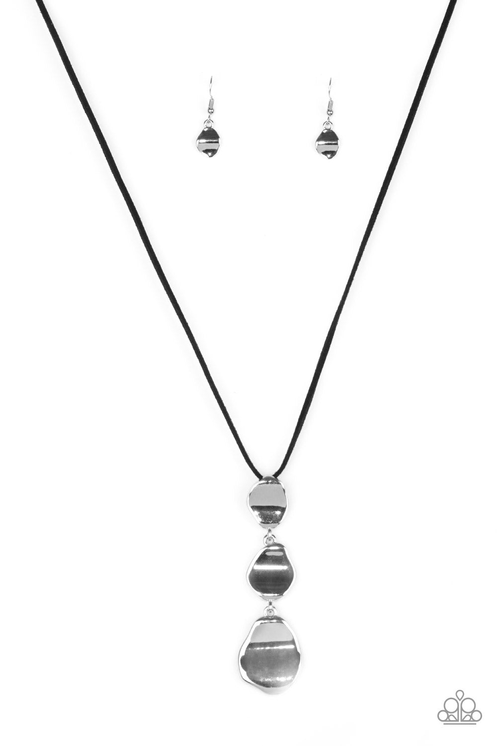 Paparazzi black online and silver necklace