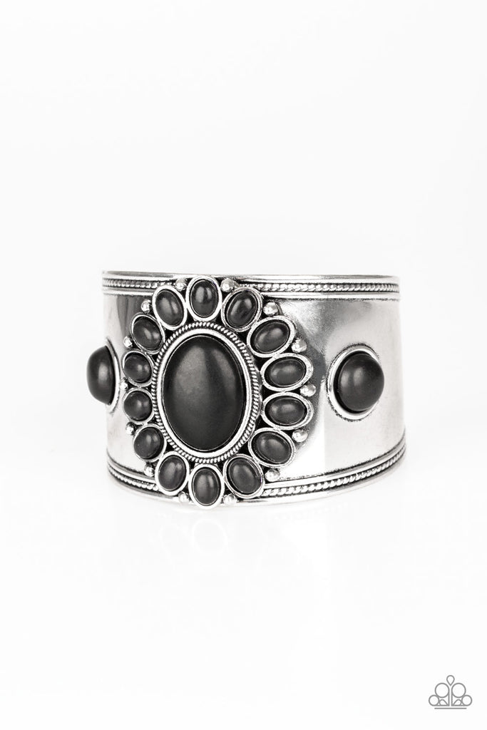 Room To Roam - Black Stone Floral Bracelet - Paparazzi